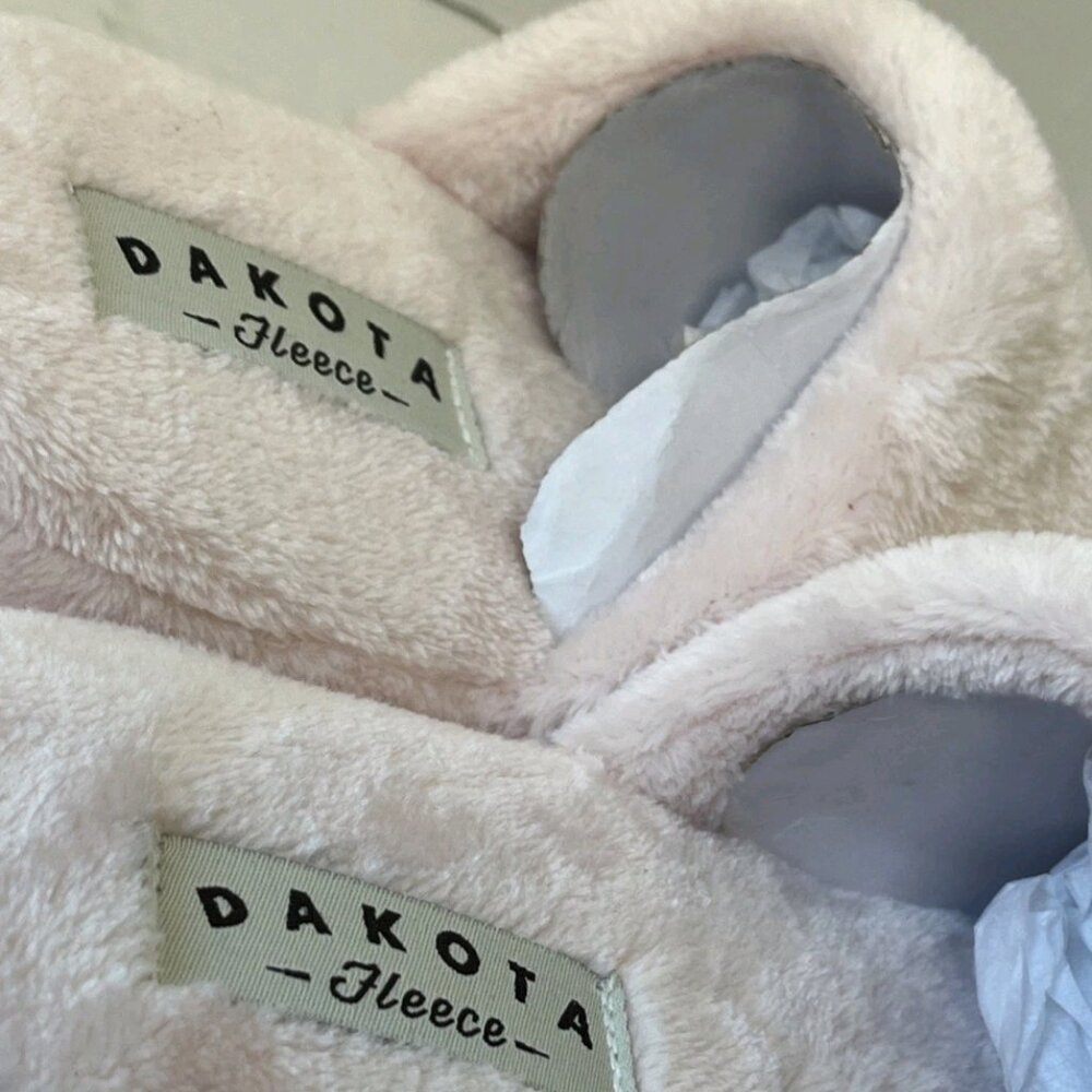 Dakota Pink Plush Slippers Womens Size 7-8 Cozy Fleece Slip On NEW - Picture 5 of 11